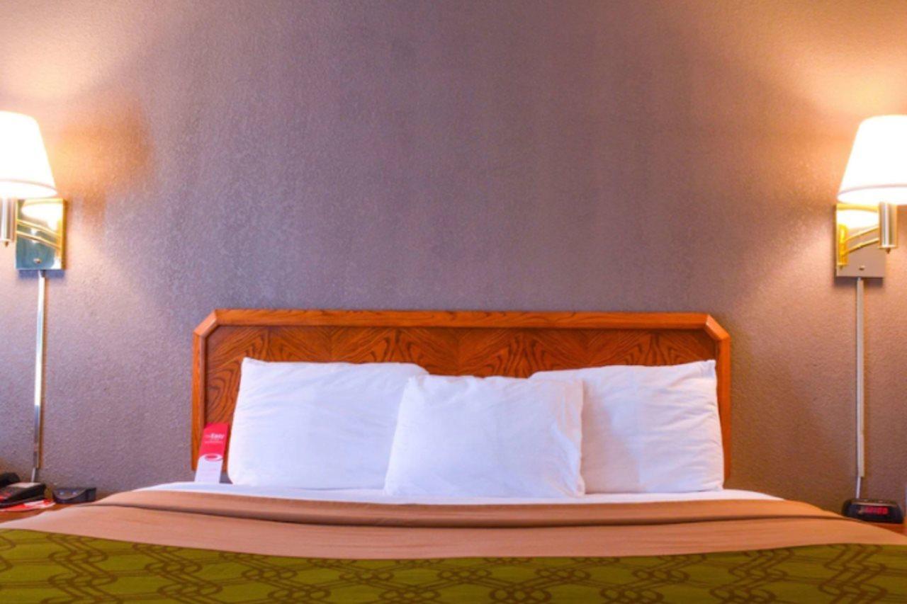 Econo Lodge Willowbrook Dış mekan fotoğraf