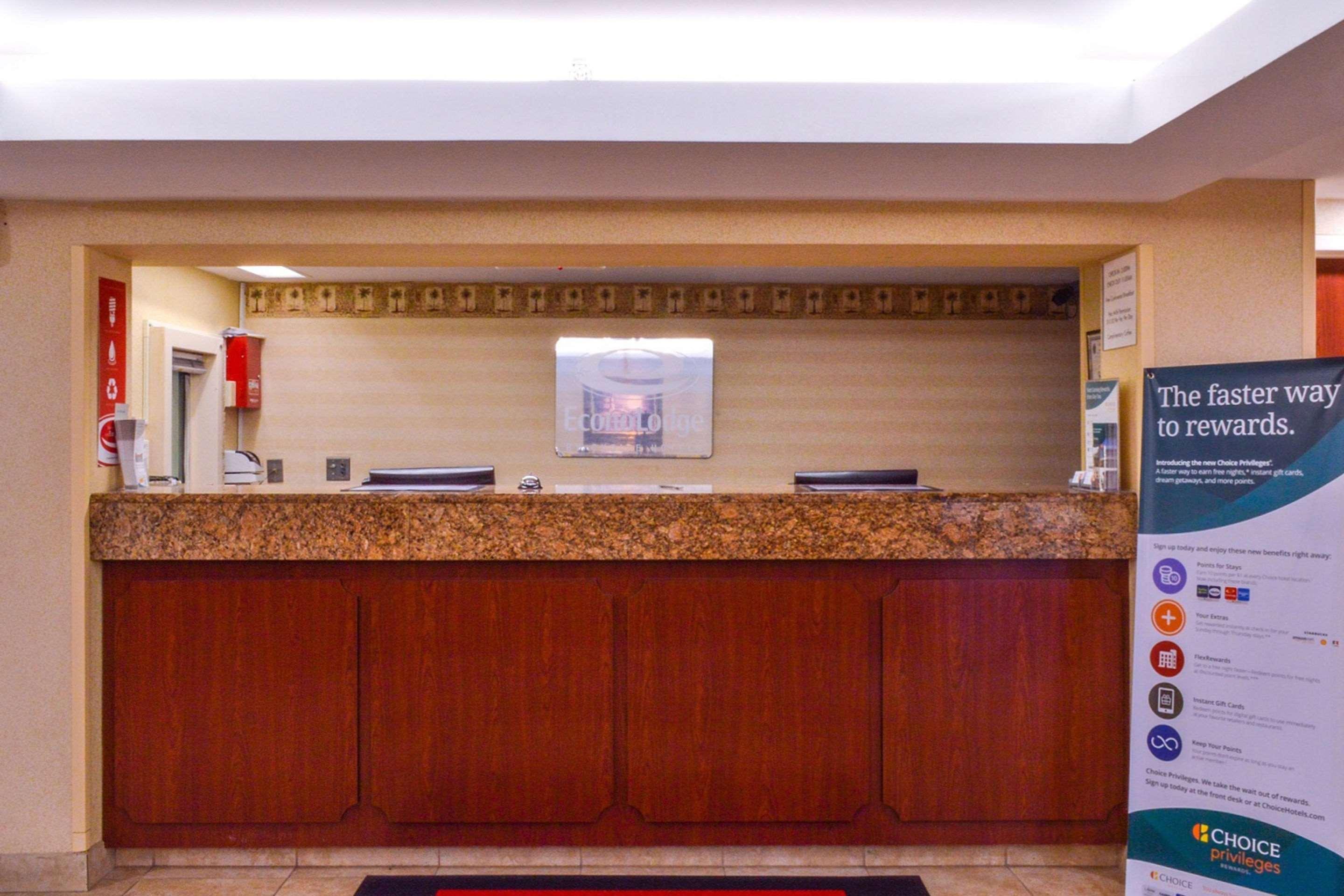 Econo Lodge Willowbrook Dış mekan fotoğraf