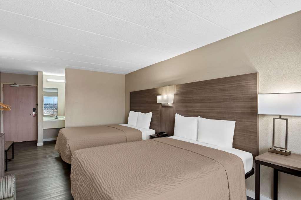 Econo Lodge Willowbrook Oda fotoğraf