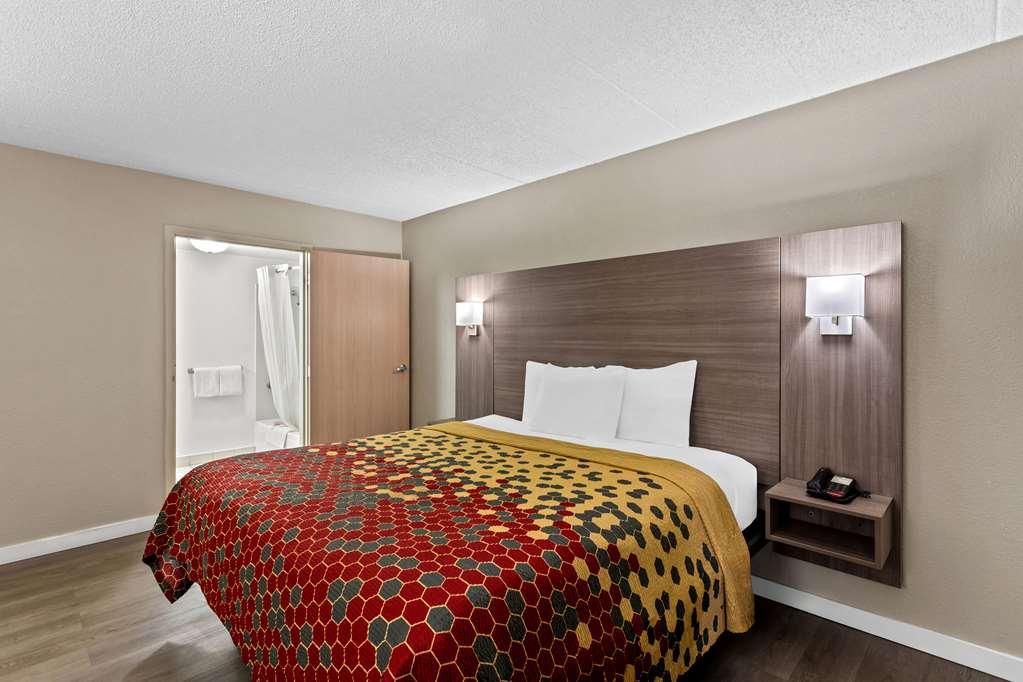 Econo Lodge Willowbrook Oda fotoğraf