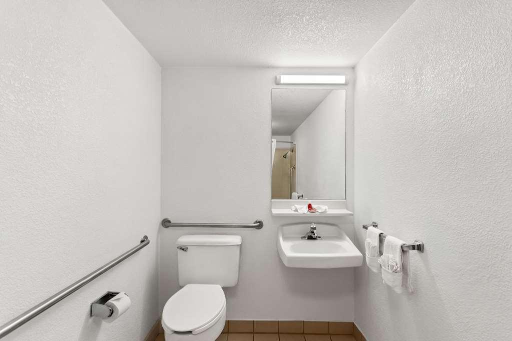 Econo Lodge Willowbrook Oda fotoğraf