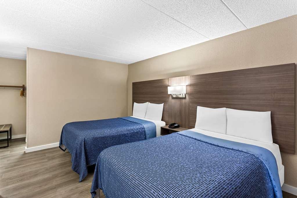 Econo Lodge Willowbrook Oda fotoğraf