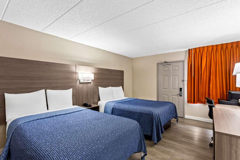Econo Lodge Willowbrook Oda fotoğraf