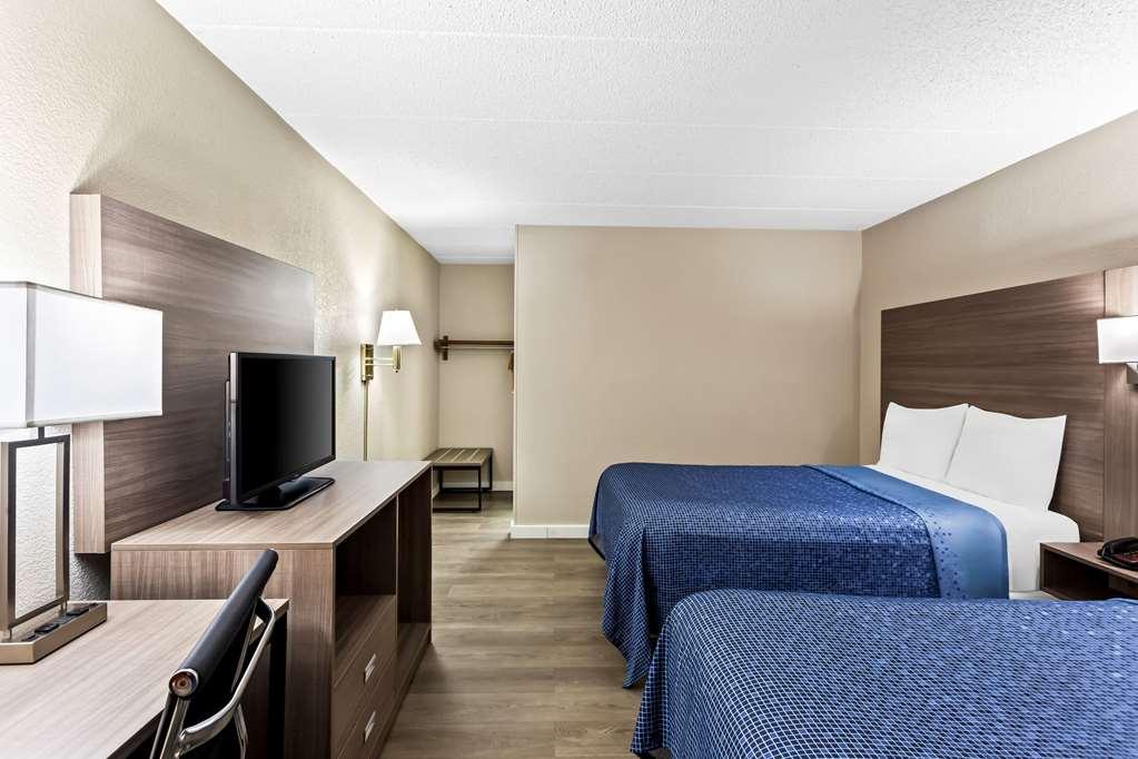 Econo Lodge Willowbrook Oda fotoğraf