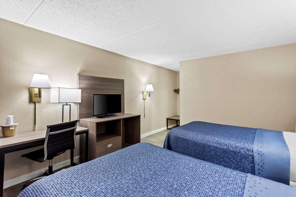 Econo Lodge Willowbrook Oda fotoğraf