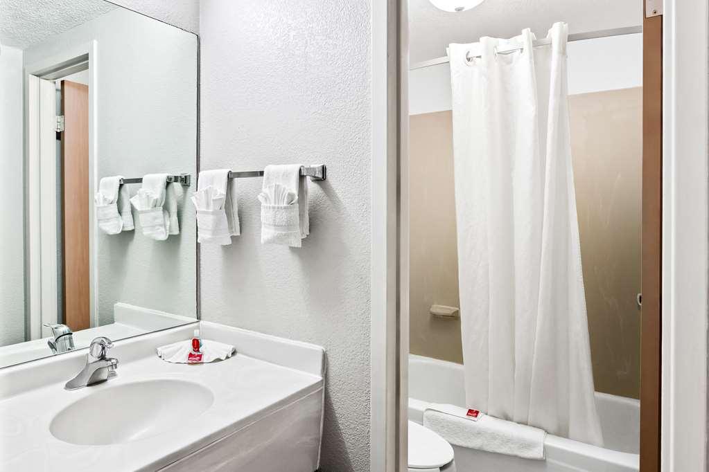 Econo Lodge Willowbrook Oda fotoğraf