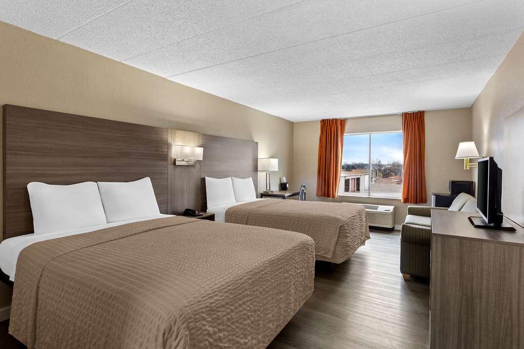 Econo Lodge Willowbrook Oda fotoğraf