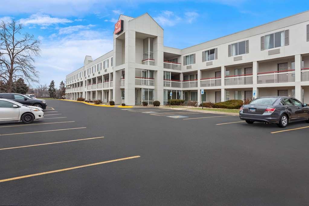 Econo Lodge Willowbrook Dış mekan fotoğraf